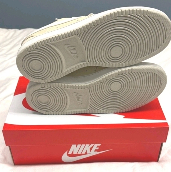 NIKE Men's Court Vision Low Sneaker Kaki US Mens Size 9 - Picture 7 of 8